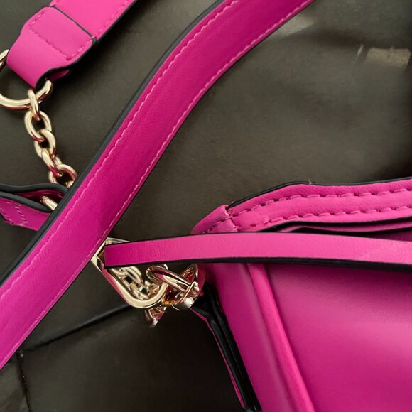 Vintage ALDO Crossbody Shoulder Purse, Gorgeous Fuchsia & Gold. - Picture 9 of 13